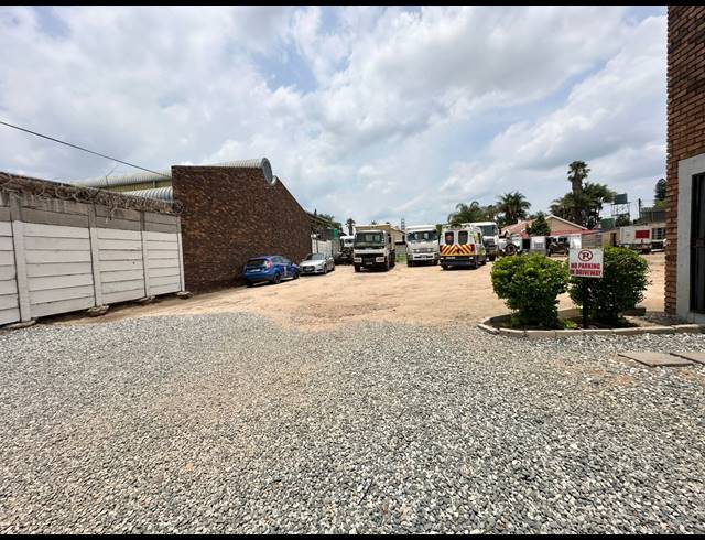 M² BUSINESS CENTRE FOR SALE IN ANNADALE
